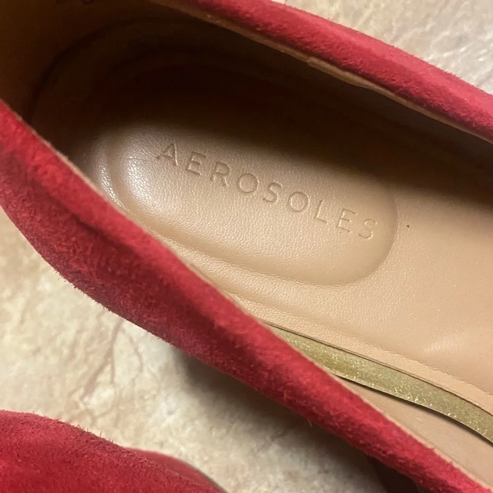 AEROSOLES elegant red